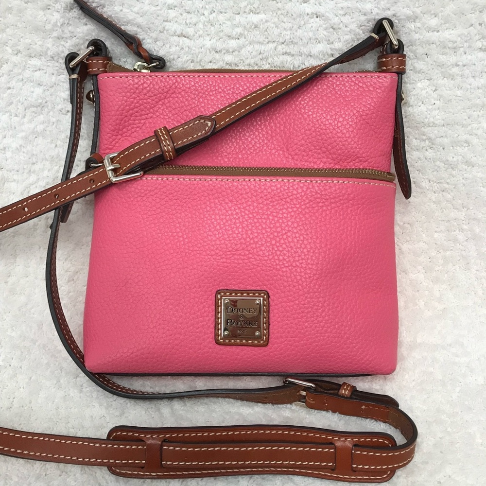 Dooney & Bourke Letter Carrier in light pink
